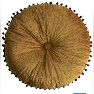 ⭐️Saro Lifestyle Madison Collection Round Velvet Multicolored Pom Pom Pillow⭐️